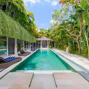 Lavish 5 Bed, Sleeps 10, Butler, Daily Breakfast Villa Canggu (Bali)